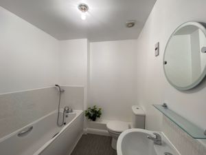 Family Bathroom- click for photo gallery